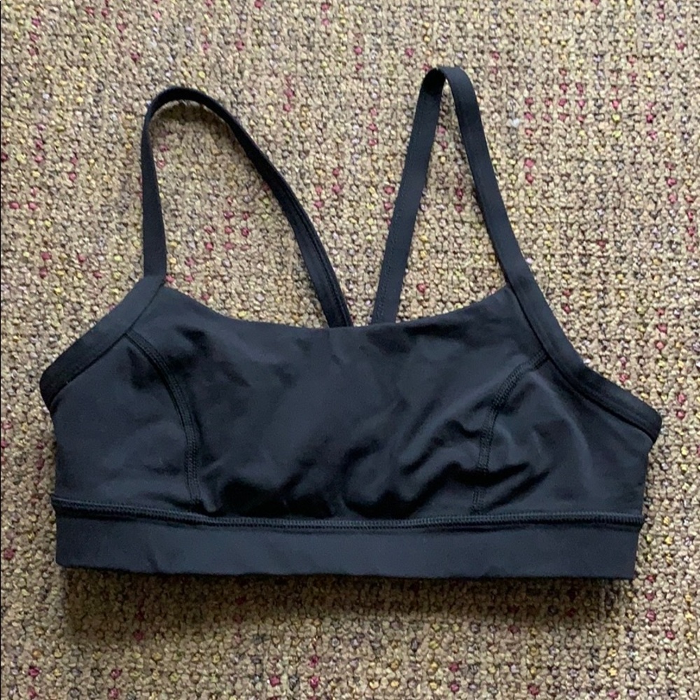 Black lulu lemon sports bra